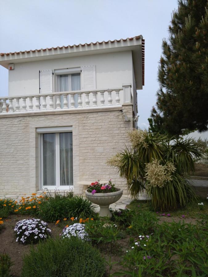 Maison Avec Jardin Prive 생 힐레르 드 리에 외부 사진