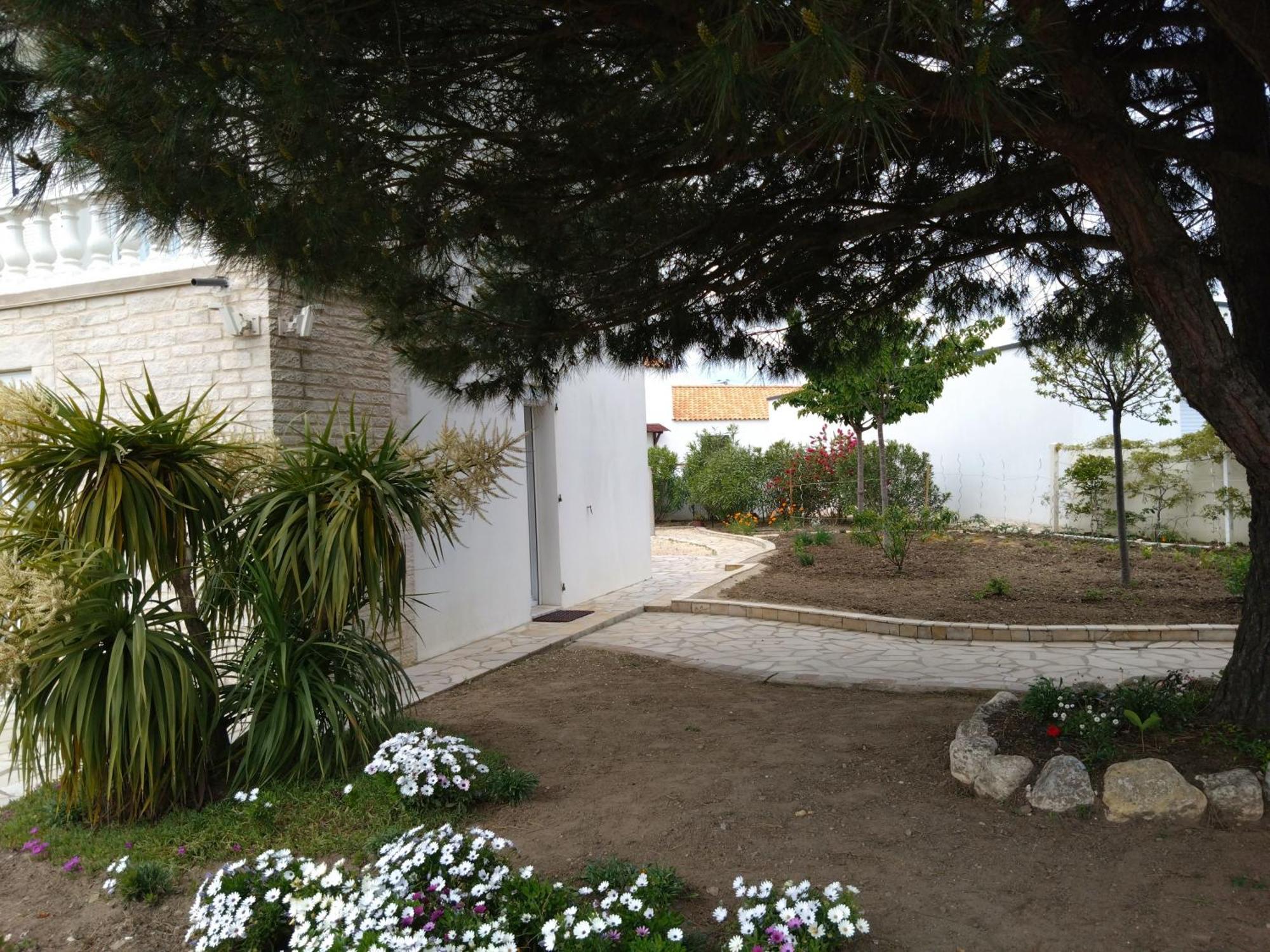 Maison Avec Jardin Prive 생 힐레르 드 리에 외부 사진